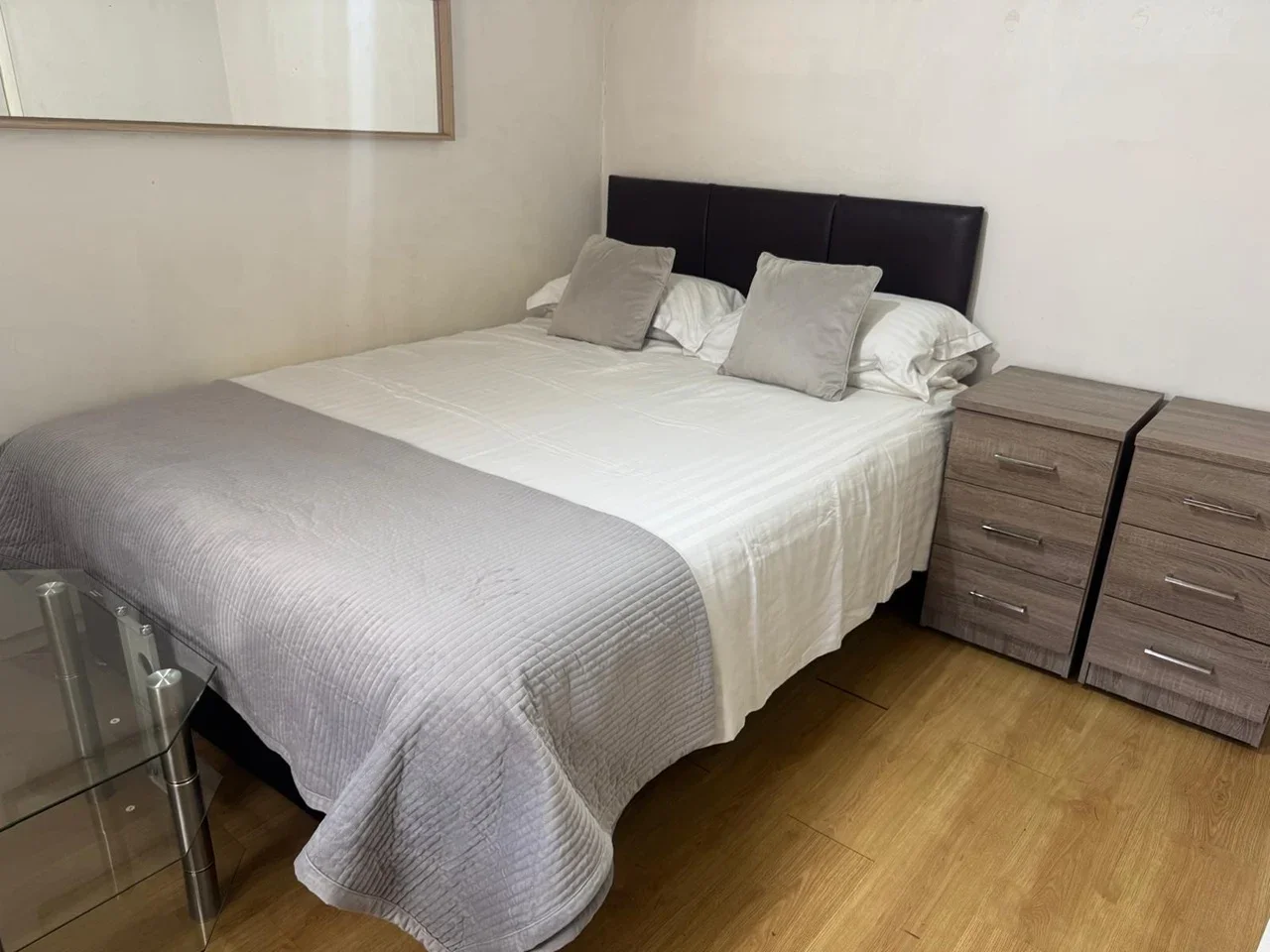 Room West Wycombe Road in High Wycombe