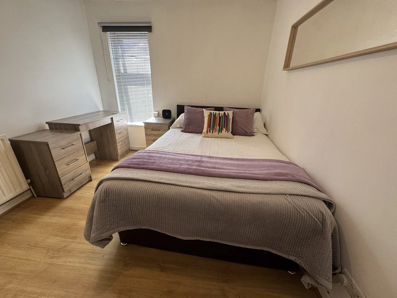 Room West Wycombe Road in High Wycombe