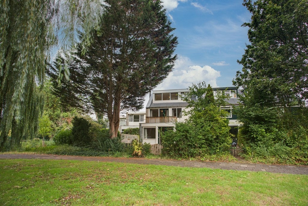 Huis Elzendreef 230 in Voorburg