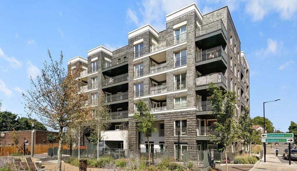 Flat Prospect Row in Greater London