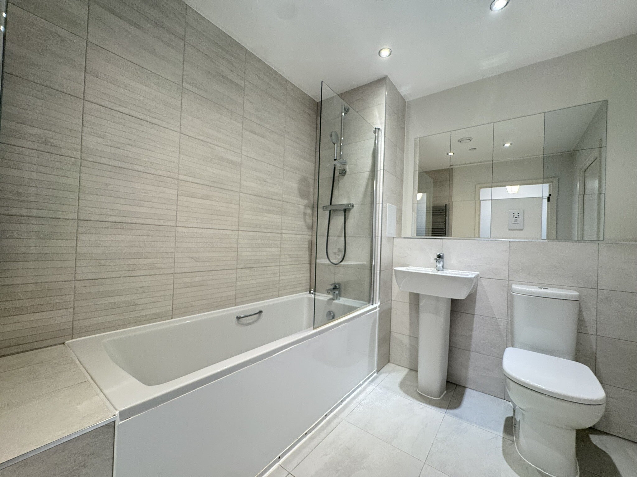 Flat Carlyon Road in London