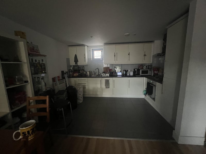Room Golate in Cardiff