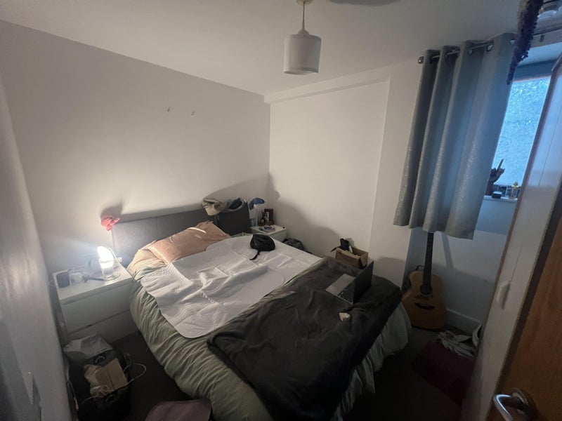 Room Golate in Cardiff