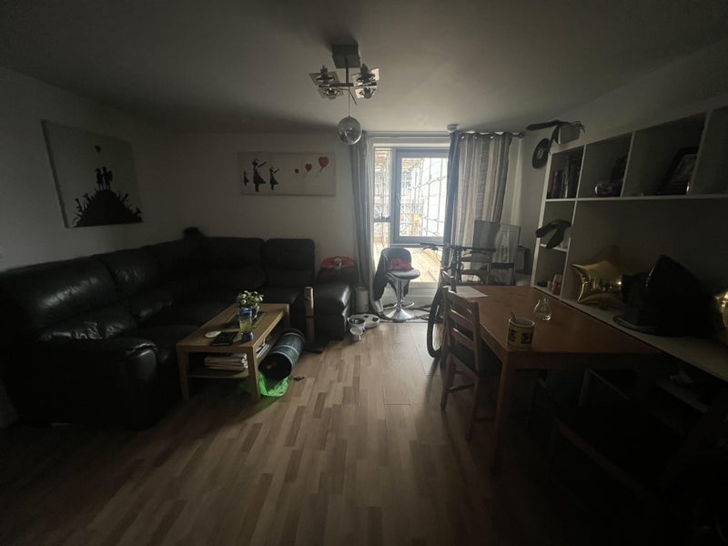 Room Golate in Cardiff