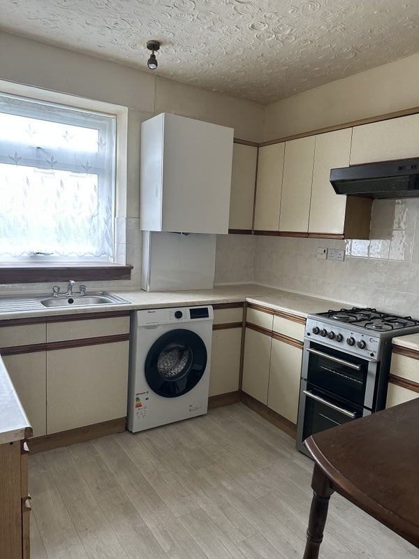 Flat Hazelwood Grove in City of Edinburgh