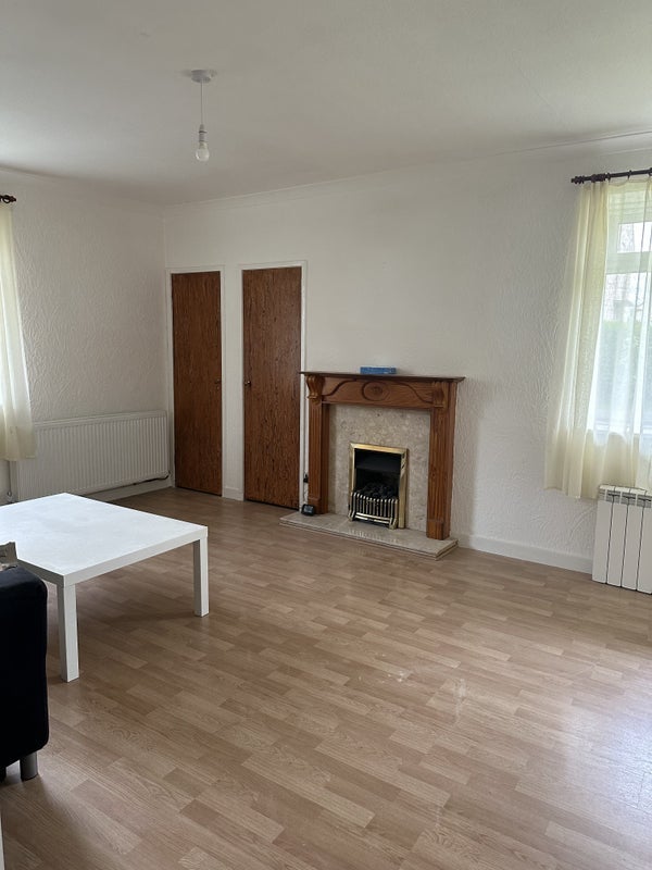 Flat Hazelwood Grove in City of Edinburgh