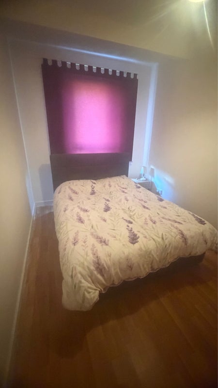 Room Dumbarton Road in Glasgow