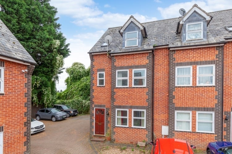 House Berrymoor Road in Cherwell District