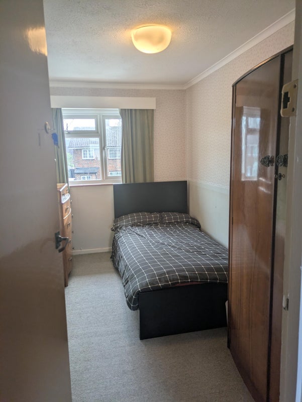 Room York Road in Crawley