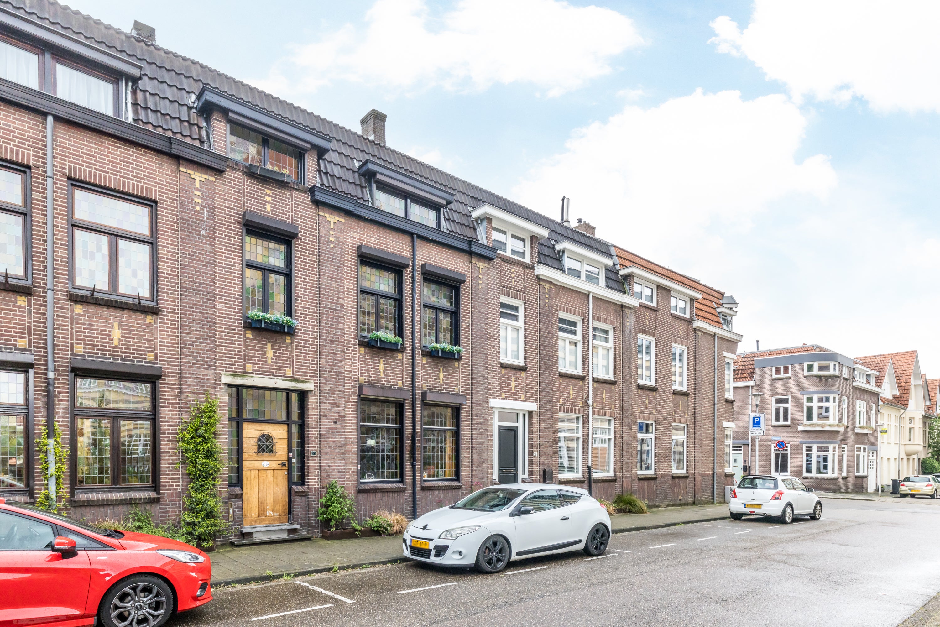 Huis Burg. de Hesselleplein 29 in Heerlen