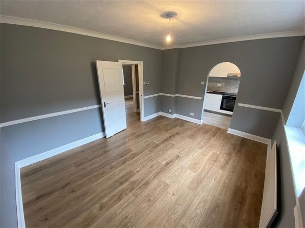 Flat Stonegrove in Greater London