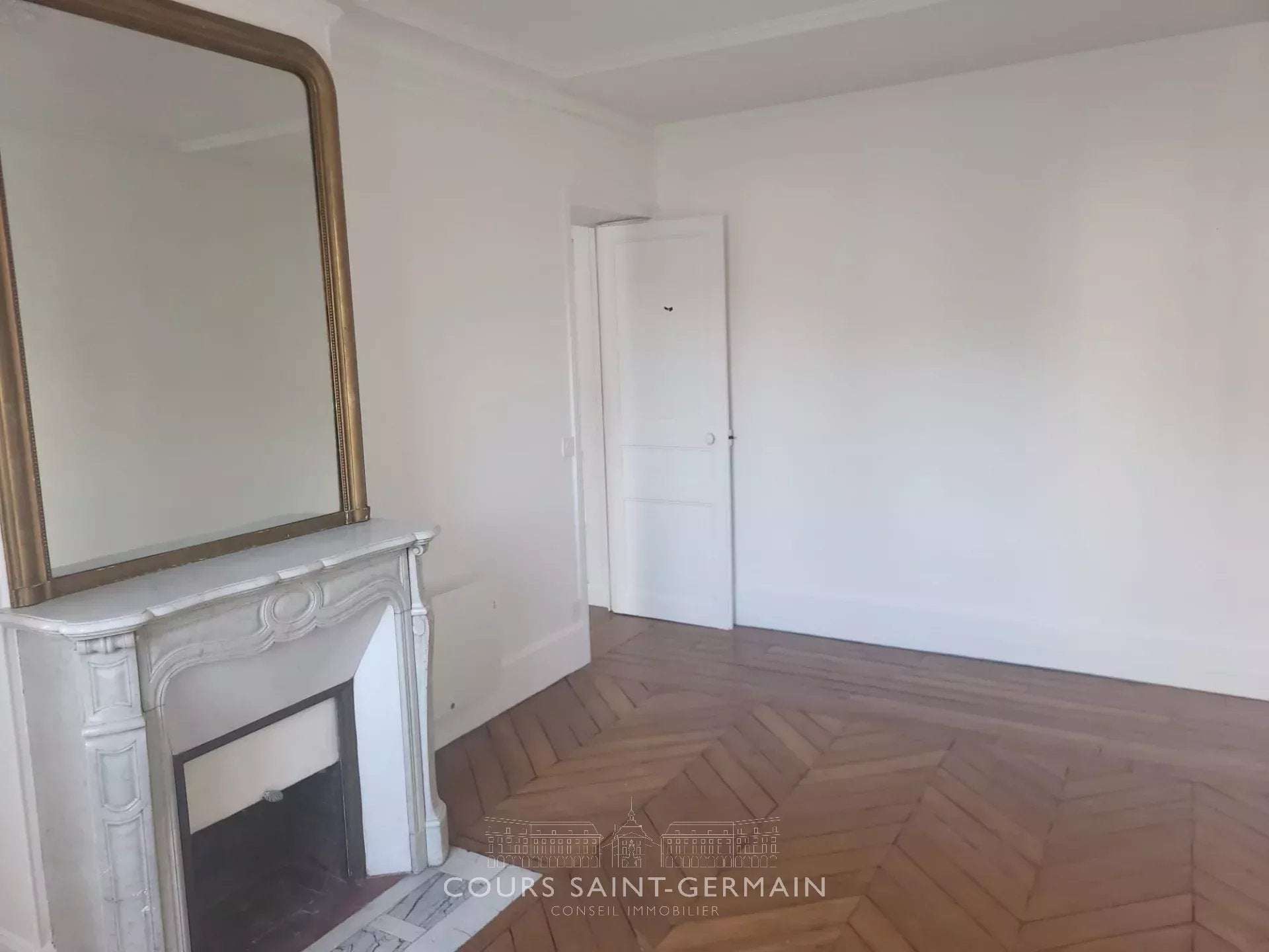 Appartement Cour de la Ferme Saint-Lazare à Paris