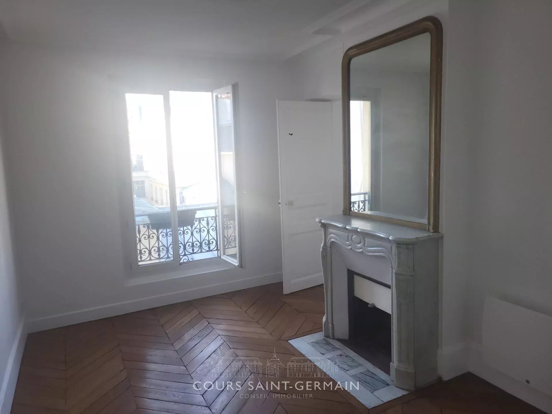 Appartement Cour de la Ferme Saint-Lazare à Paris