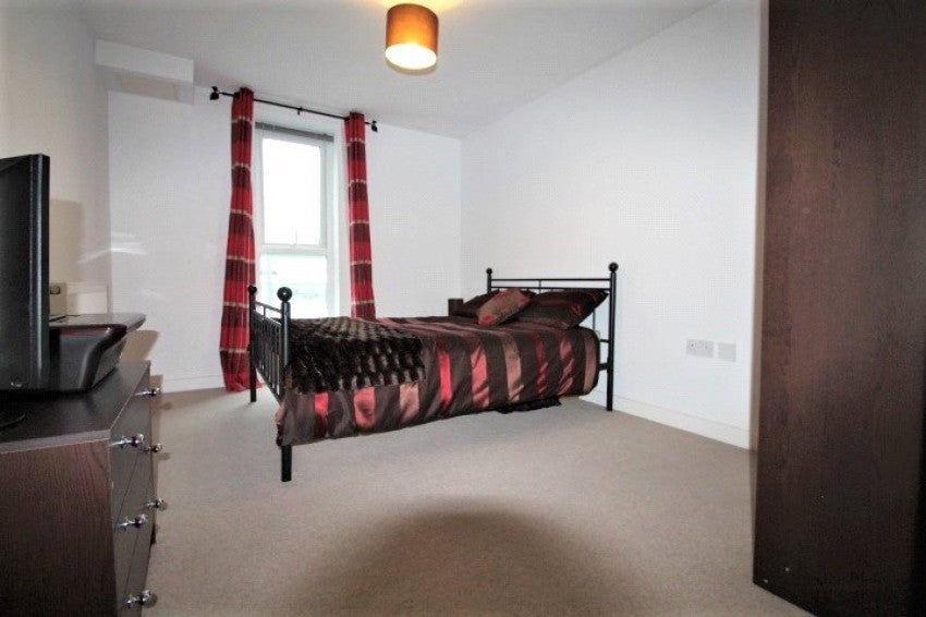 Flat Browells Lane in Greater London