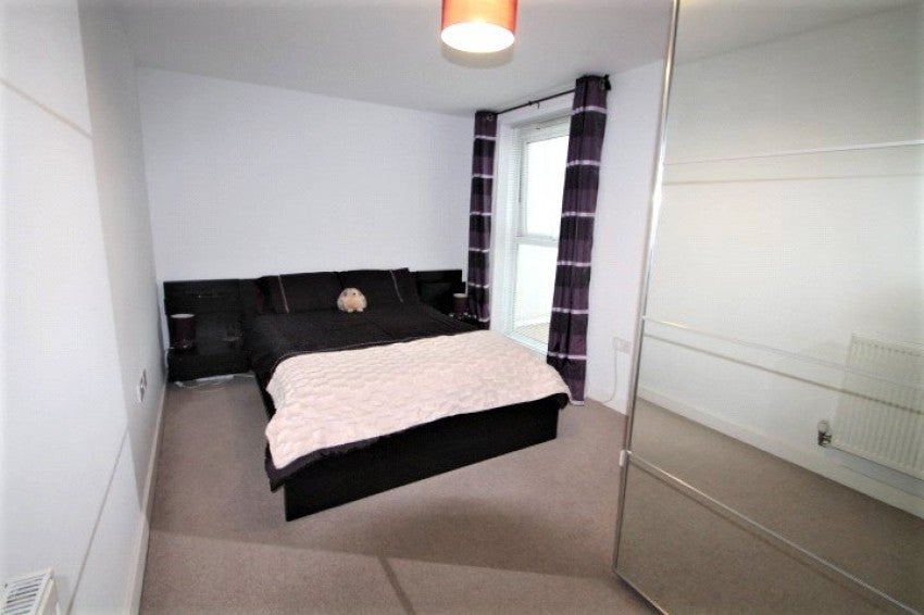 Flat Browells Lane in Greater London