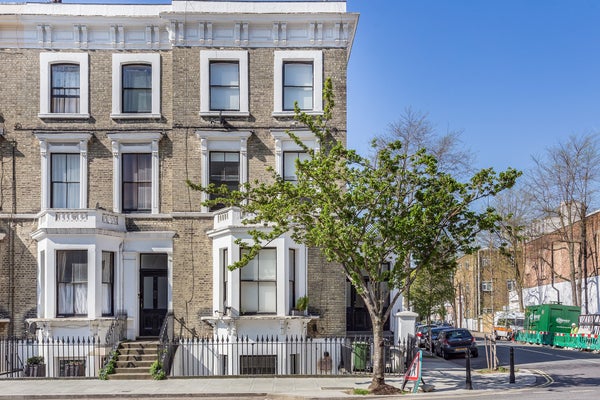 Flat Seagrave Road in London