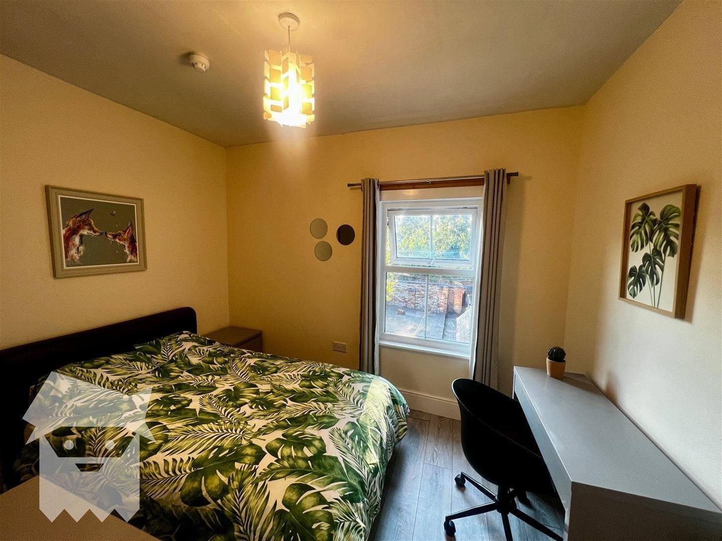 Room Ashleigh Road in Leicester