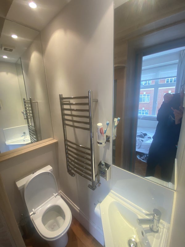 Room Haven Green in Greater London