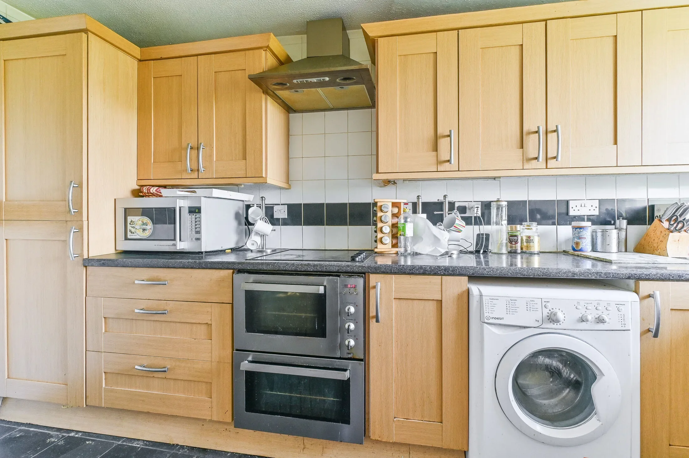 Flat Blenheim Court in Magor with Undy