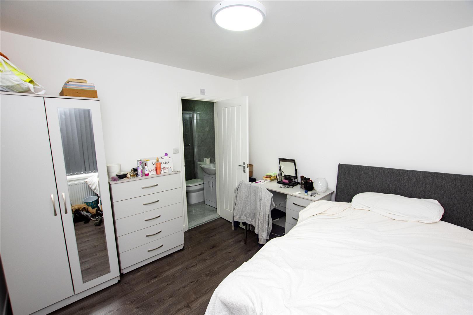 Flat Poole Crescent in Birmingham