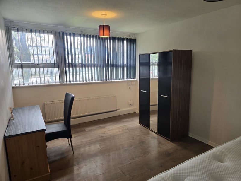 Room Eldon Street in Chadderton