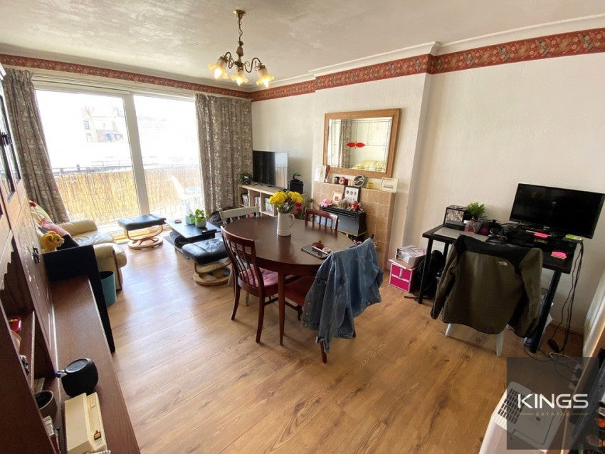 Flat Crasswell Street in Portsmouth