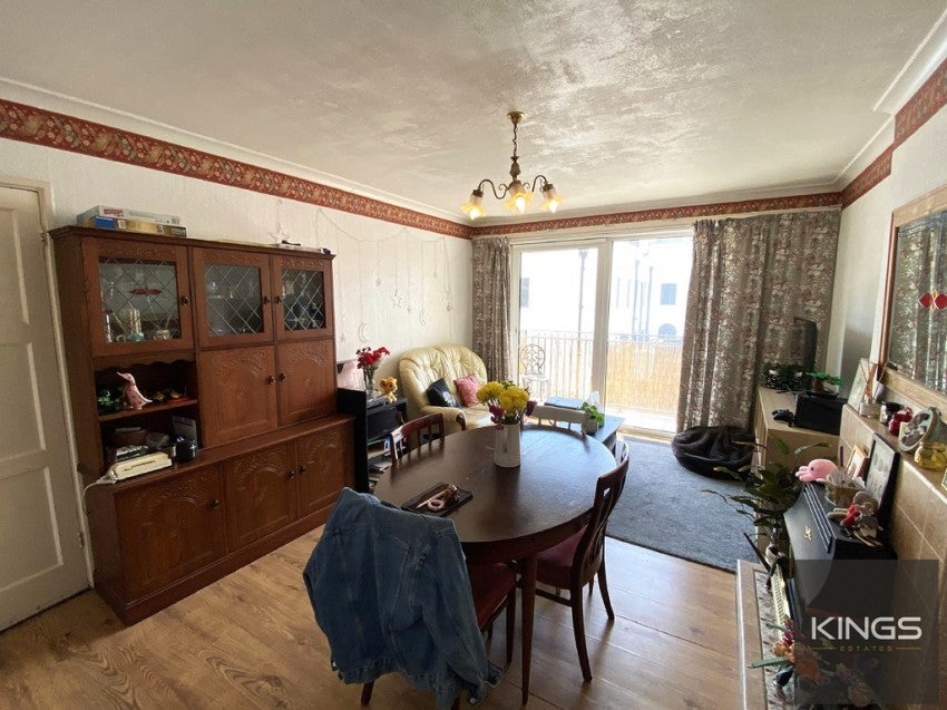Flat Crasswell Street in Portsmouth