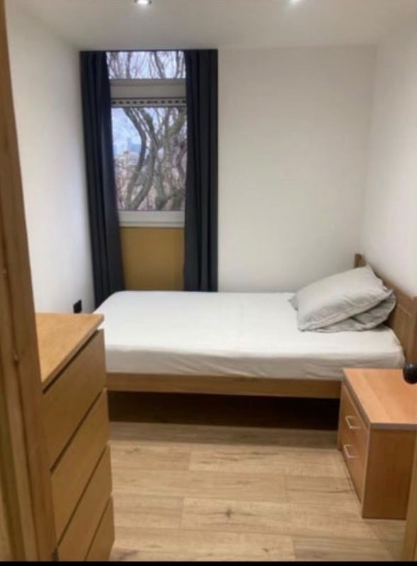 Flat Cephas Street in Greater London