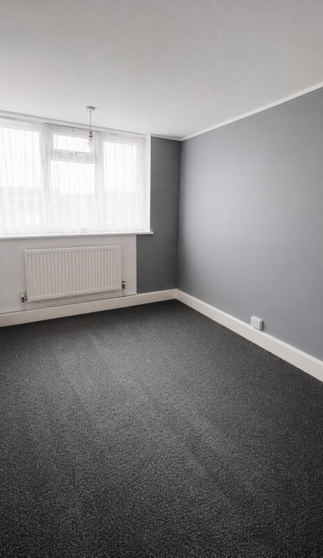 Room Rosslyn Road in Greater London