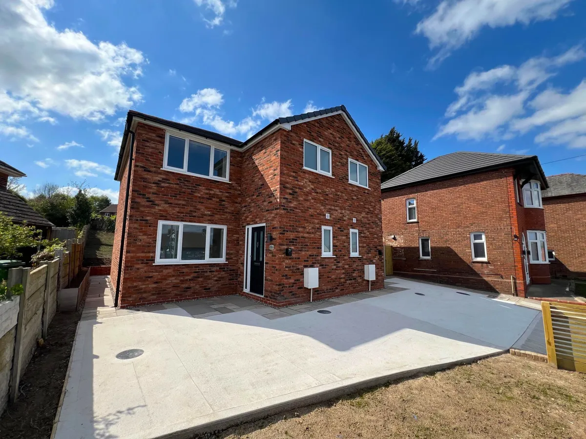 House Sandown Close in Runcorn