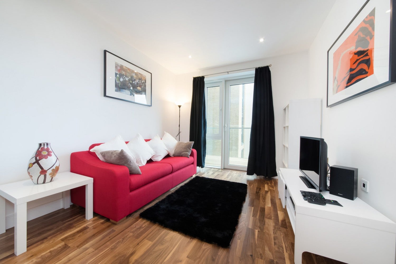 Flat Juniper Drive in Greater London