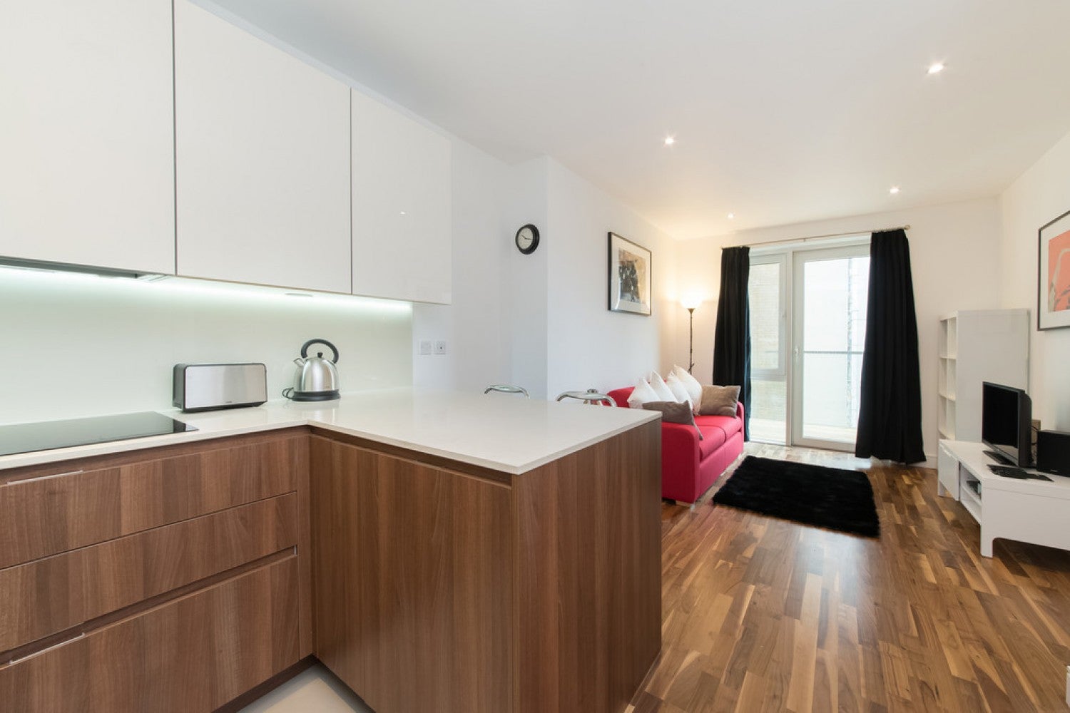 Flat Juniper Drive in Greater London