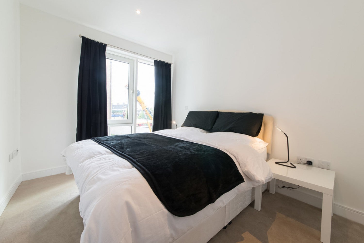 Flat Juniper Drive in Greater London