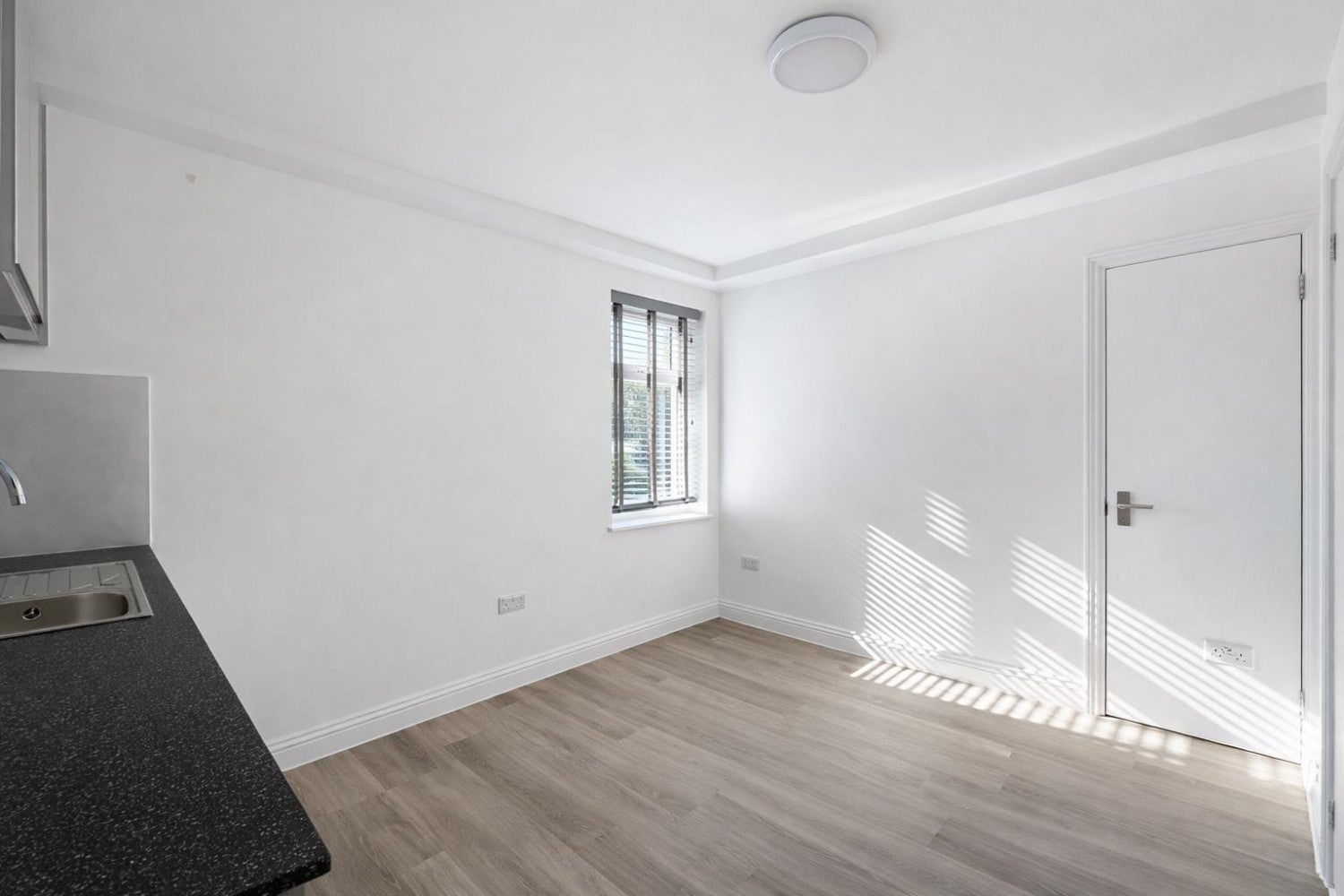Flat Stag Lane in Greater London