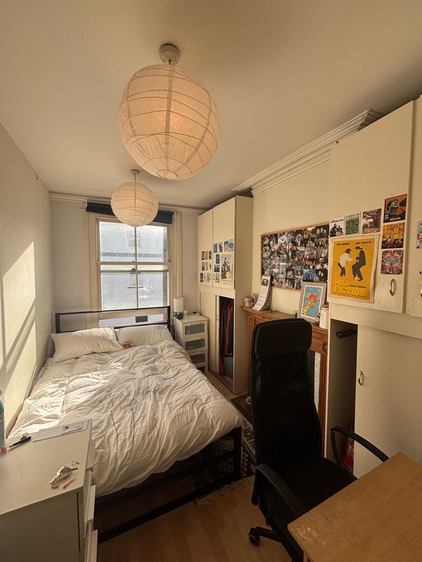 Room Latchmere Road in Greater London