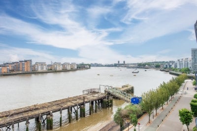 Flat Glaisher Street in Greater London