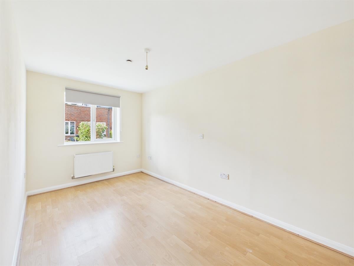 Flat Fratton Road in Portsmouth