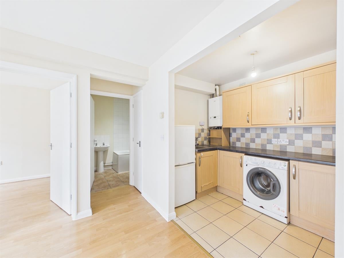 Flat Fratton Road in Portsmouth