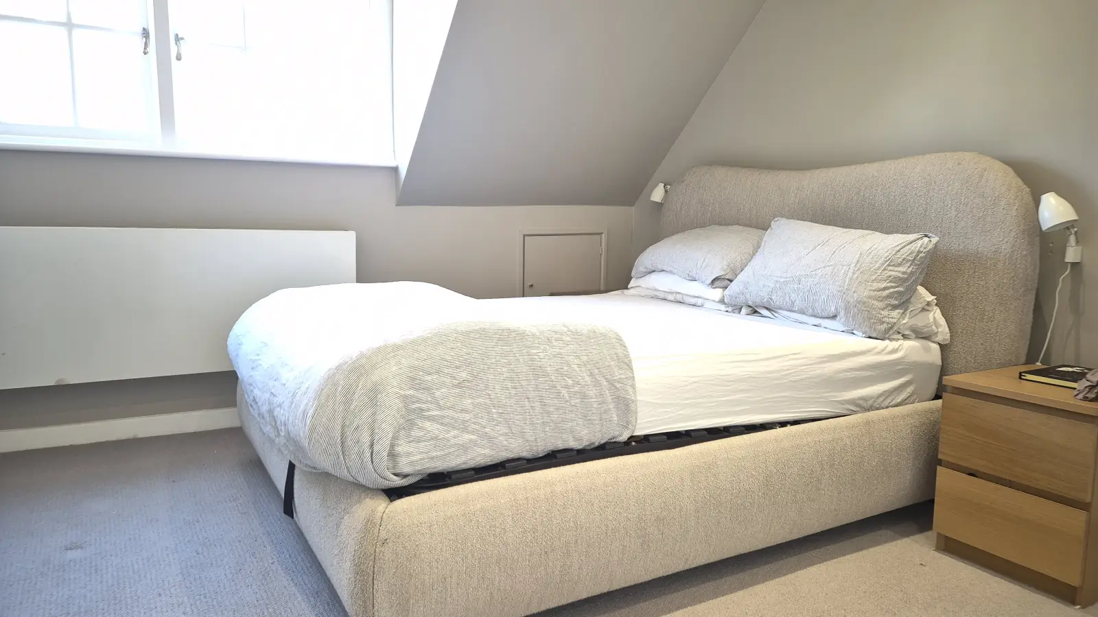 Flat Netherhall Gardens in Greater London