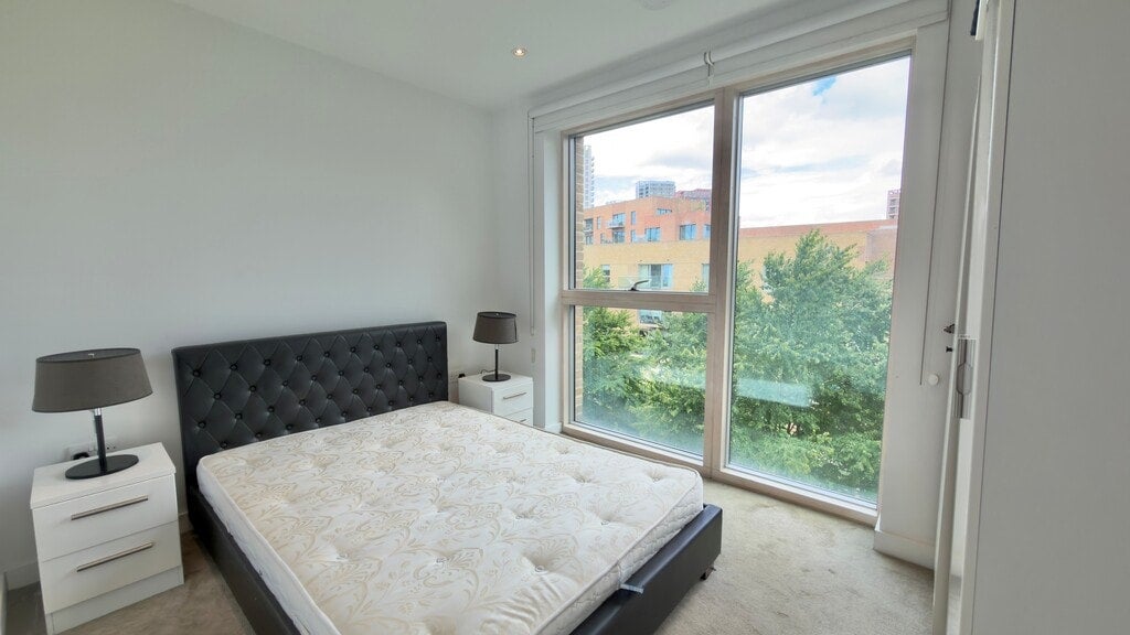 Flat Rodney Road in Greater London
