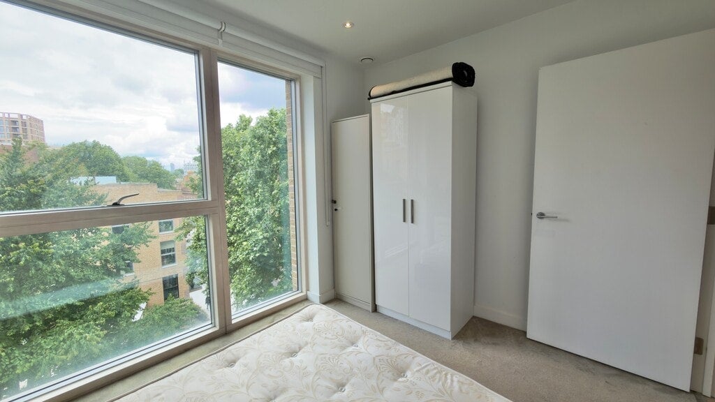 Flat Rodney Road in Greater London