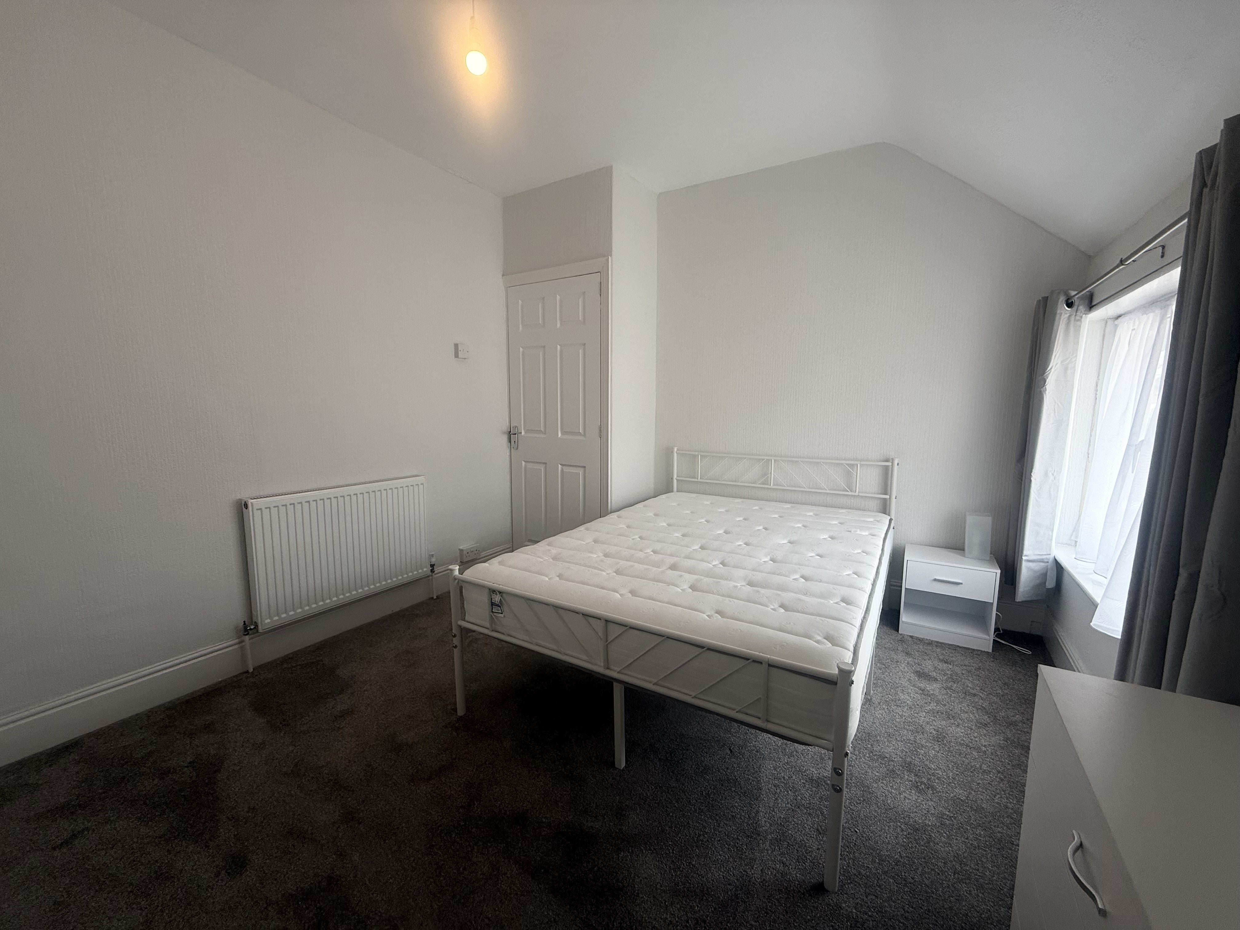 Room Main Avenue in Mansfield Woodhouse