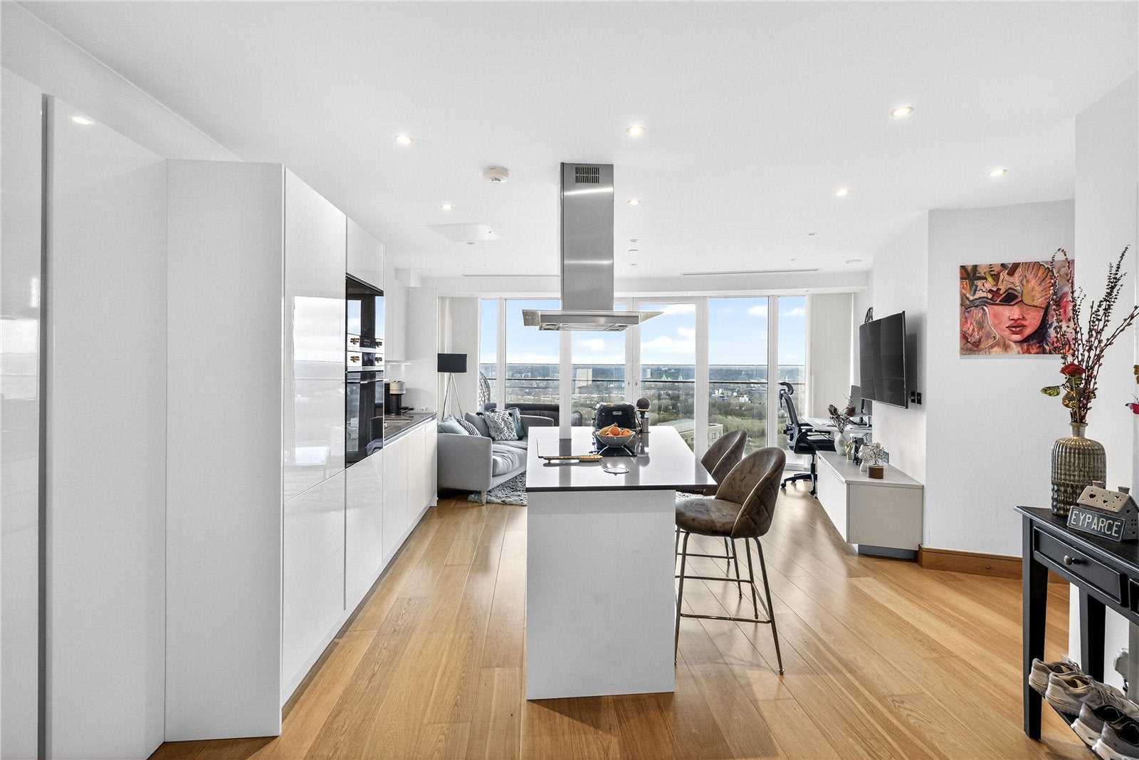 Flat Crossharbour Plaza in Greater London