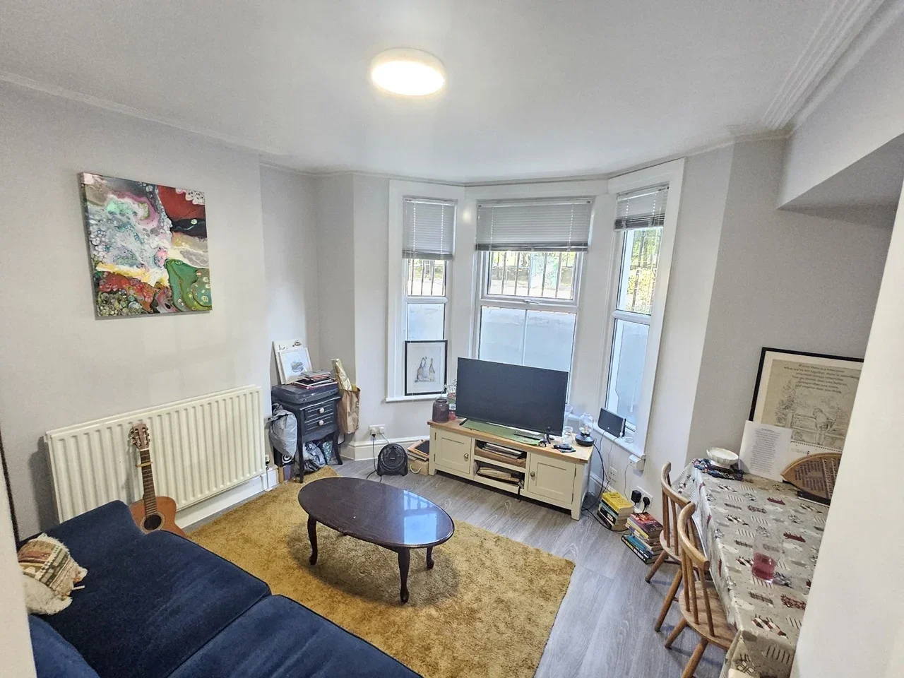 Flat Temple Street in Greater London