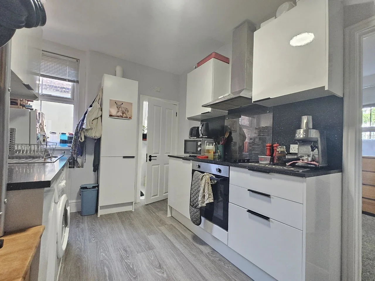 Flat Temple Street in Greater London