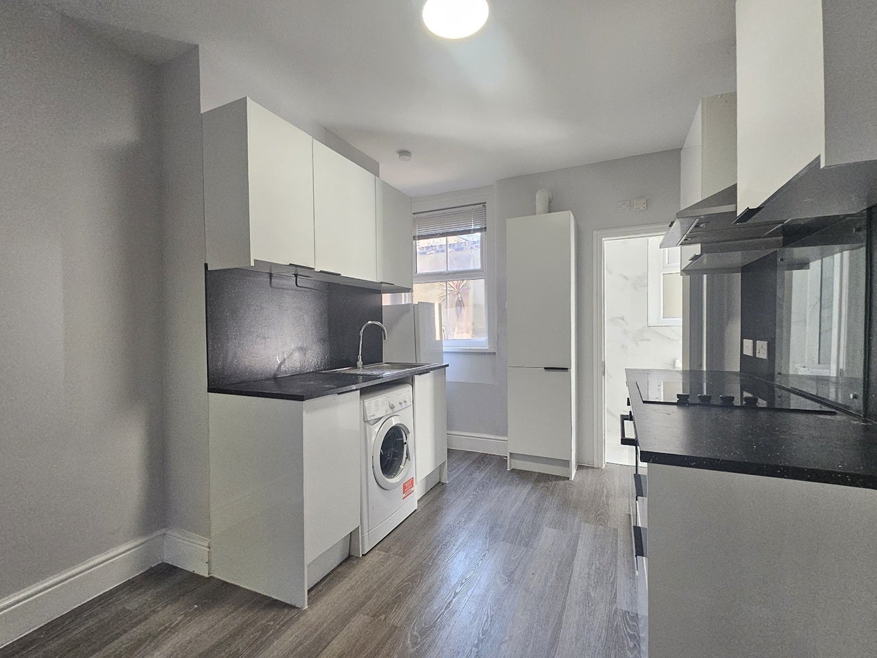 Flat Temple Street in Greater London