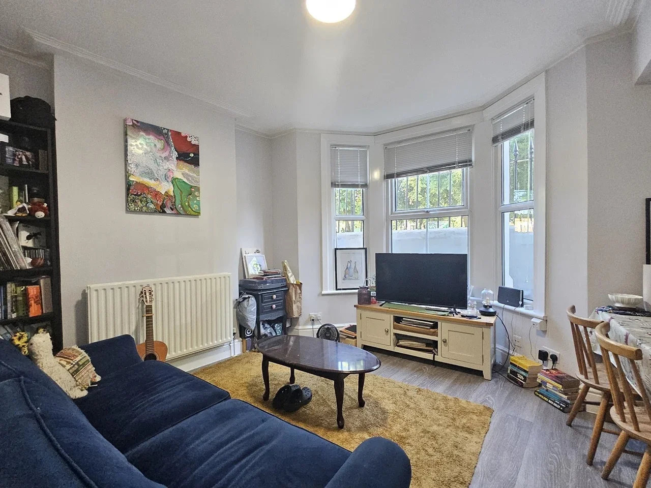 Flat Temple Street in Greater London