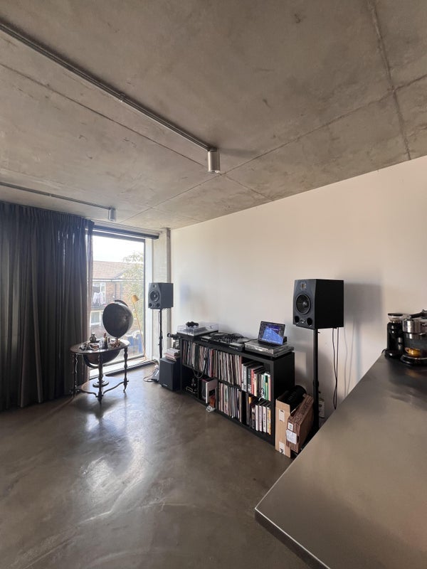Room Tudor Road in Greater London