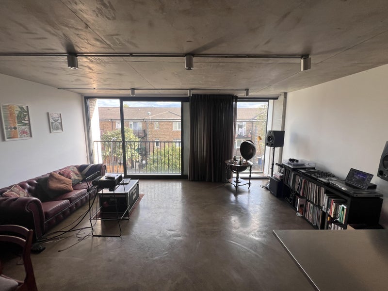 Room Tudor Road in Greater London