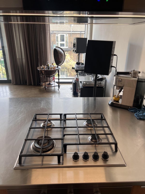 Room Tudor Road in Greater London